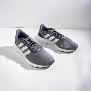 Adidas Men's Swift Run Sneakers in Gray & White , Size 7.5
